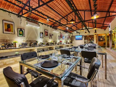 Pushp Vatika Resort & Lawns Отели в г. Хариграм