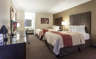 Red Roof Inn & Suites DeKalb Hotels in Sycamore