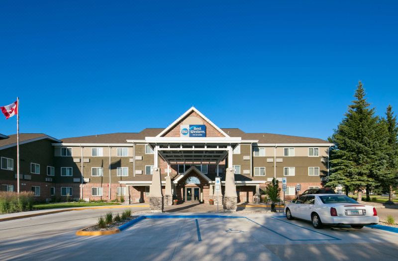 Best Western Harvest Inn Suites