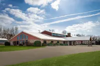 AmericInn by Wyndham Detroit Lakes - Pools