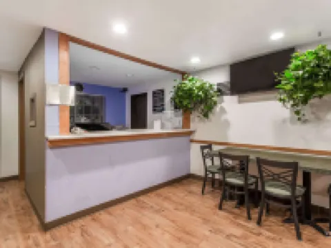 Super 8 by Wyndham Douglas, WY Hotels in Converse County