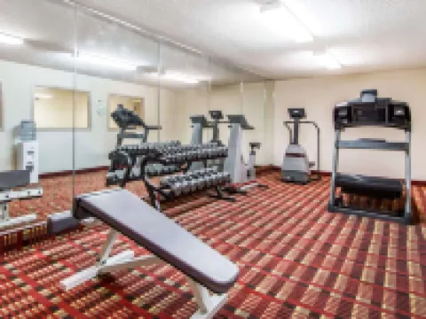 Quality Inn & Suites Hotels in Marion