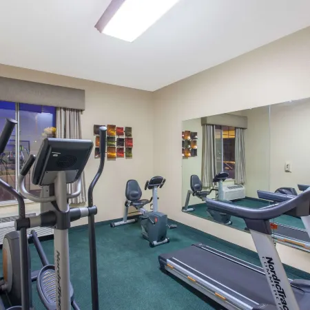 Ramada by Wyndham Fresno Northwest