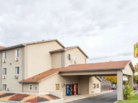 Super 8 by Wyndham Logan Hotels in Logan