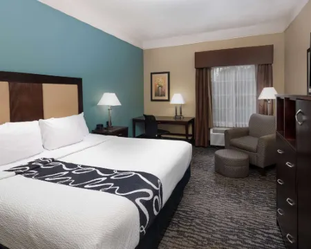 La Quinta Inn & Suites by Wyndham Savannah Airport - Pooler Hotels in Pooler