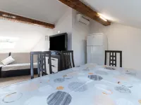Beachfront Studio-Apartment Spazzio Hotels in Preko