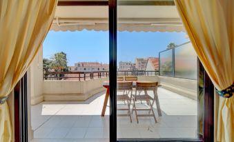 3 Bedrooms in Cannes Center + South Terrace