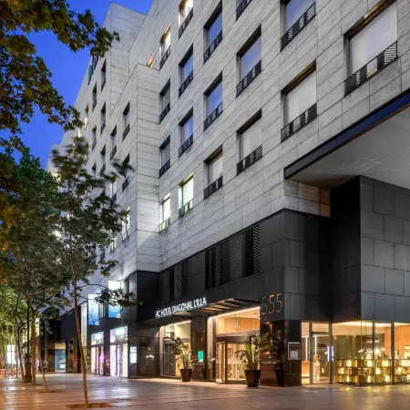 AC Hotel Diagonal l´Illa Отели рядом с достопримечательностью «Железнодорожный вокзал Ла-Бонанова»