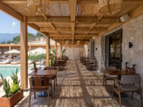 โรงแรมราดิสันบลู กาส โรงแรมในคาช