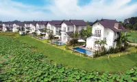 King Garden Resort & Villas Hotele w: Huong Can