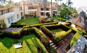 Villas del Palmar Manzanillo with Beach Club