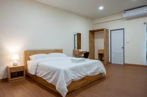 The Bloom 84 Residence Hotels in Amphoe Krathum Baen