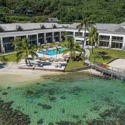 Cook's Bay Hotel & Suites Hotel Exterior