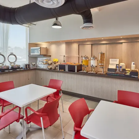 City Express Junior by Marriott Toluca Zona Industrial