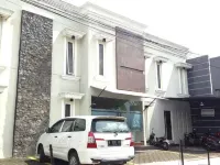 Grand Kadaka Syariah Hotels in Lowokwaru