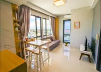 Lovina 16-AL at One Residence Near Ferry Terminal Hoteller i Panas River