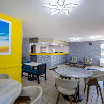 Days Inn & Suites by Wyndham Fort Bragg/Cross Creek Mall