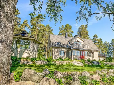 Päätalo Hotels near Sysmän Pyhän Olavin kirkko