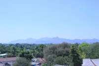 Kanchanaburi City Hotel - Mountain view