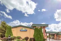 Days Inn by Wyndham Black Bear Hotels in Salem