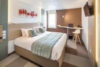 CARRÉ PAU AIRPORT HOTEL Hôtels à : Sauvagnon