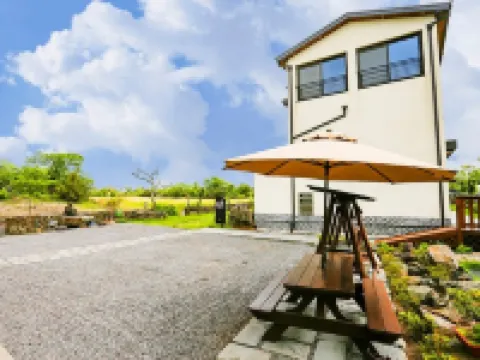 Jeju Bandi House Pension 思索の庭園周辺のホテル