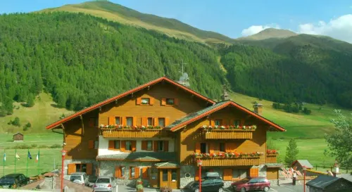 Paradise Lodge