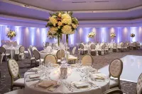 Chateau Vaudreuil Hotels in Dorion