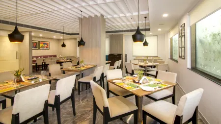 Lemon Tree Hotel, Banjara Hills, Hyderabad Отели рядом со станцией Secunderabad Junction Railway Station