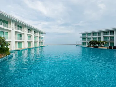 รูปภาพของ2 Bicycles with Sea View One Br Beach and Pool Front Located in Cha-am Hua Hin