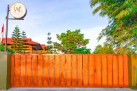 Watu Emas 3 Shared Pool dan Karaoke Hotel di Sidomulyo