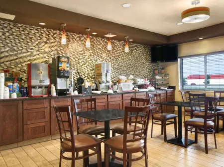 Quality Inn & Suites Отели в г. Бентон Хайтс