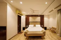HOTEL CELEBRATION Hotel in zona Baps Shri Swaminarayan Mandir