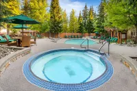 Hilton Grand Vacations Club Whistler - Hot Tub