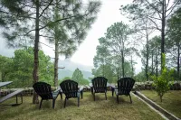 The Woods Retreat Hotels in Garhwāl