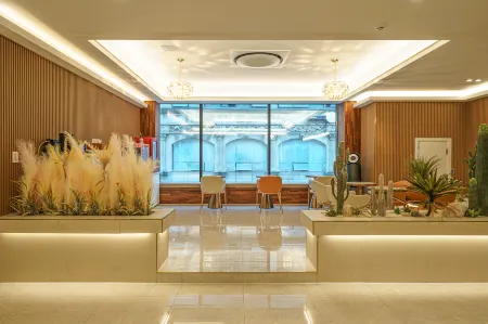 Incheon (Unseo-Dong) DK Airport Hotel Отели рядом с достопримечательностью «Incheon Coastal Passenger Terminal»