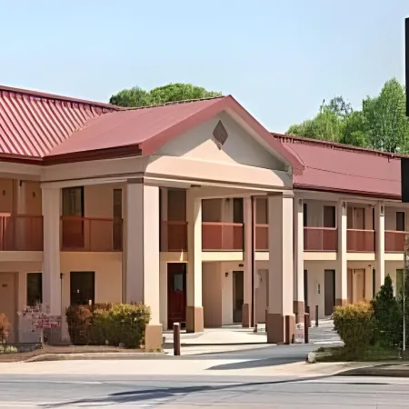 Super 8 by Wyndham Decatur/Dntn/Atlanta Area