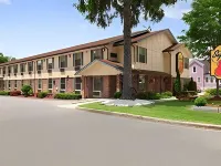 Quality Inn Hotels in Lee