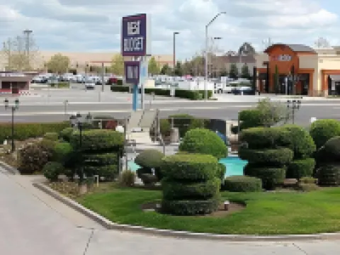 Garden View Inn