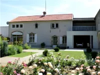 Clos de la Court d'Aron - Aamiaismajoitus
