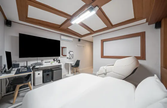 閔慶 The Bridge汽車旅館