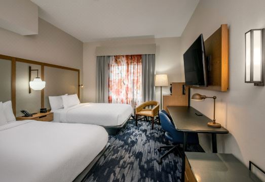 2. 페어필드 인 &..