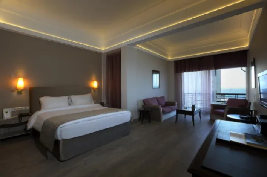 Warwick Palm Beach Hotel