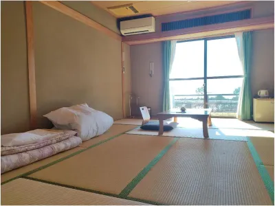 Hiroshimakenritsu Kenminnohama Hotels near Yasuura Station