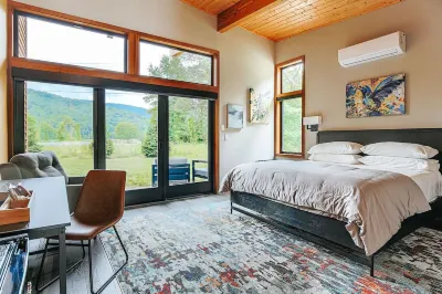 Piedmont Grove Hotels in Massies Mill