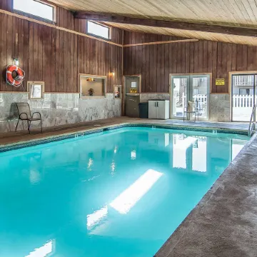 Econo Lodge Inn & Suites Madras