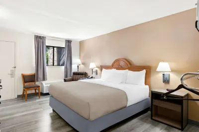 Quality Inn Cleveland Airport Hotels in Strongsville