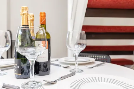 2 bedroom holiday home with hot tub Отели рядом с достопримечательностью «Christchurch Priory»