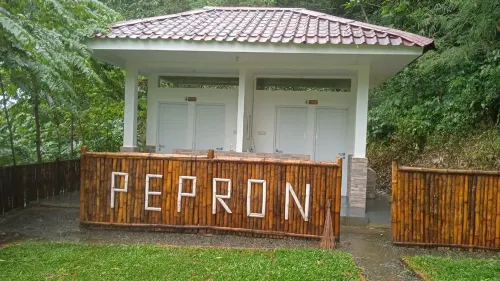 PEPRON Riverside Camping Ground Hôtels à : Sukamakmur