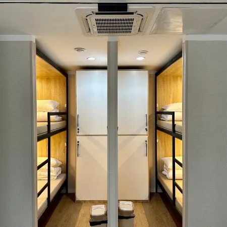 The Joy Hostel Отели рядом с достопримечательностью «Сүхбаатарын Талбай»